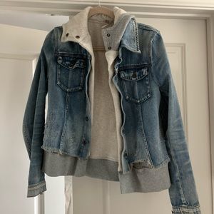 💙FREE PEOPLE distressed denim jacket